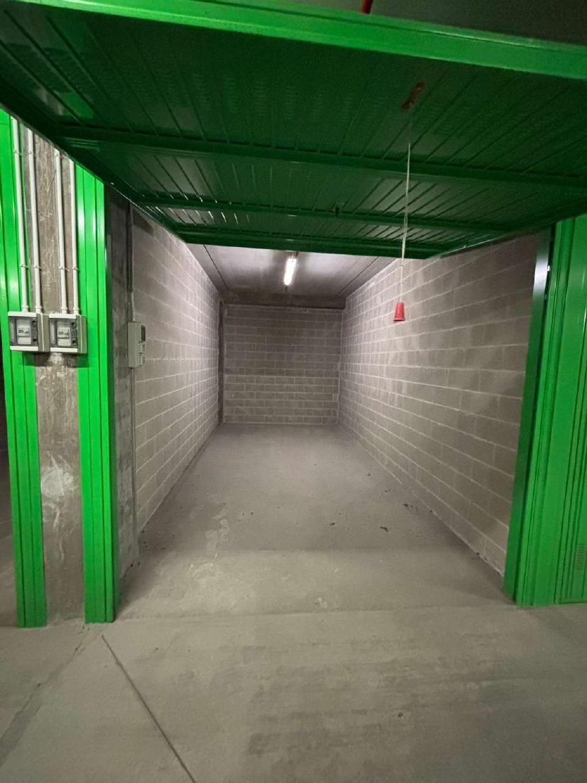 Foto 3 — Posto auto coperto · 403 m²