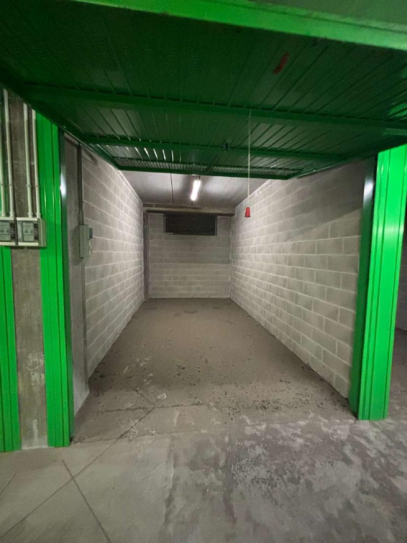 Foto 3 — Posto auto coperto · 403 m²