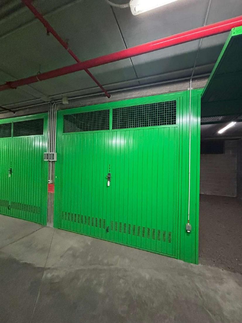 Foto 2 — Posto auto coperto · 403 m²