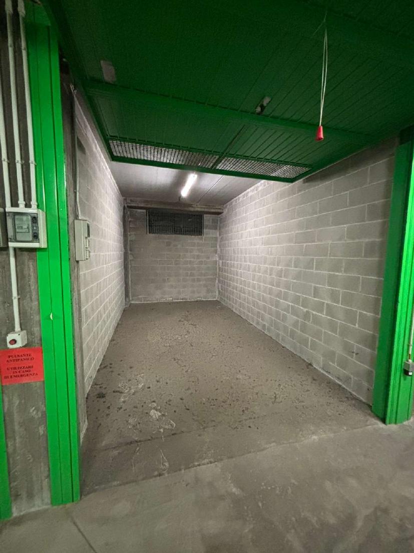 Foto 3 — Posto auto coperto · 403 m²