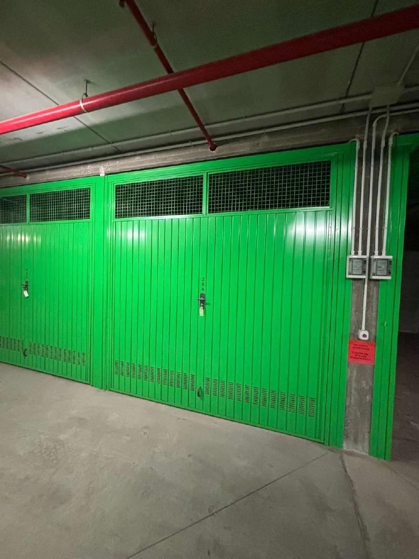 Foto 2 — Posto auto coperto · 403 m²