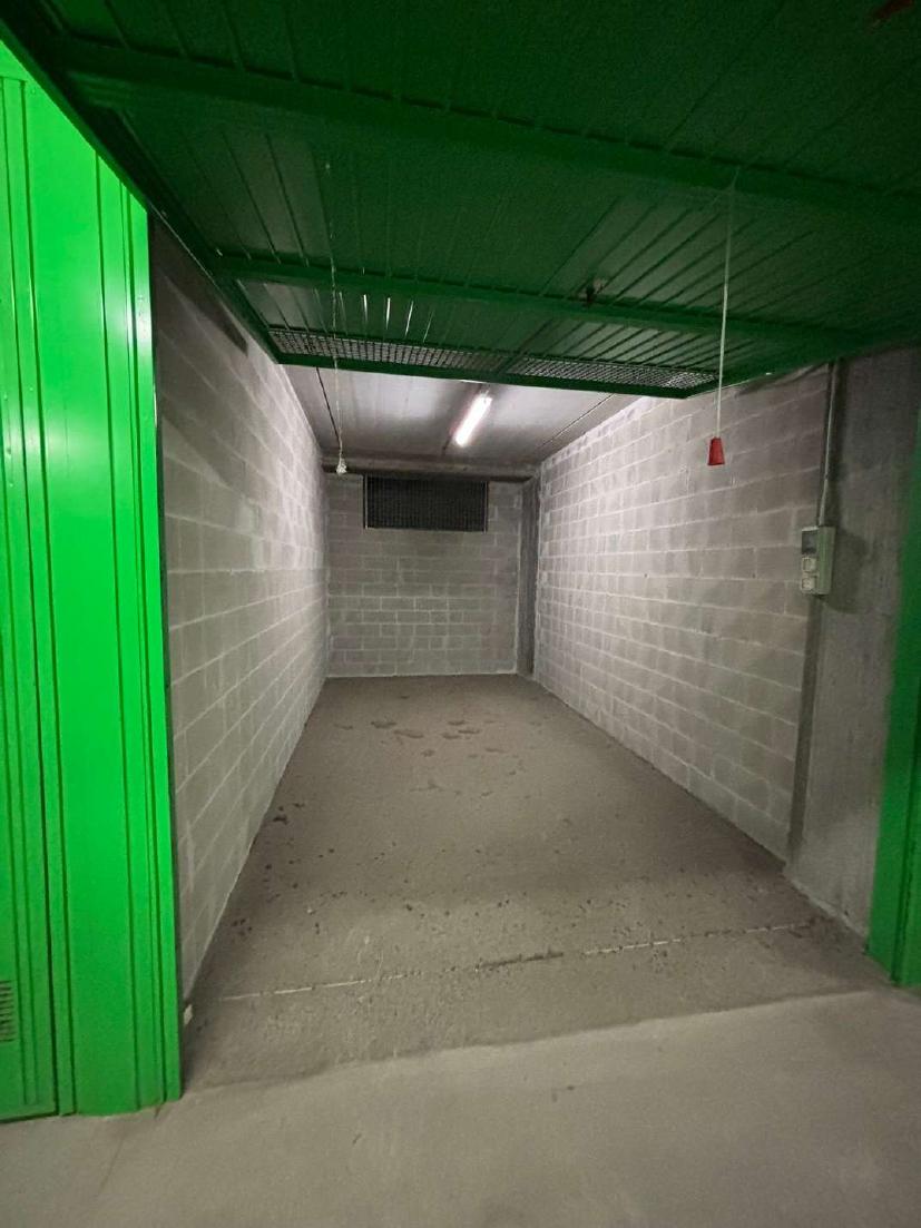 Foto 3 — Posto auto coperto · 403 m²