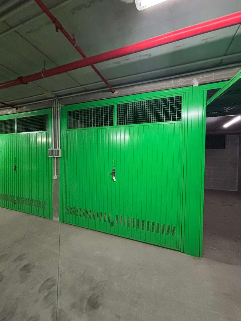 Foto 2 — Posto auto coperto · 403 m²